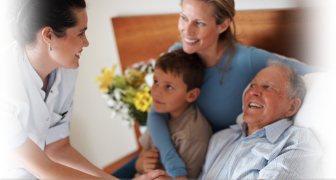 Pflegekraft mit Pflegebedürftiger Person